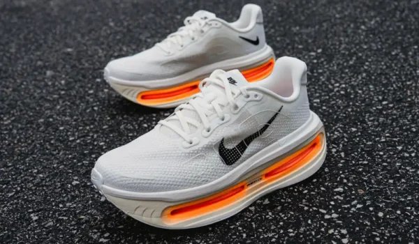 کفش دویدن Nike Vomero Premium